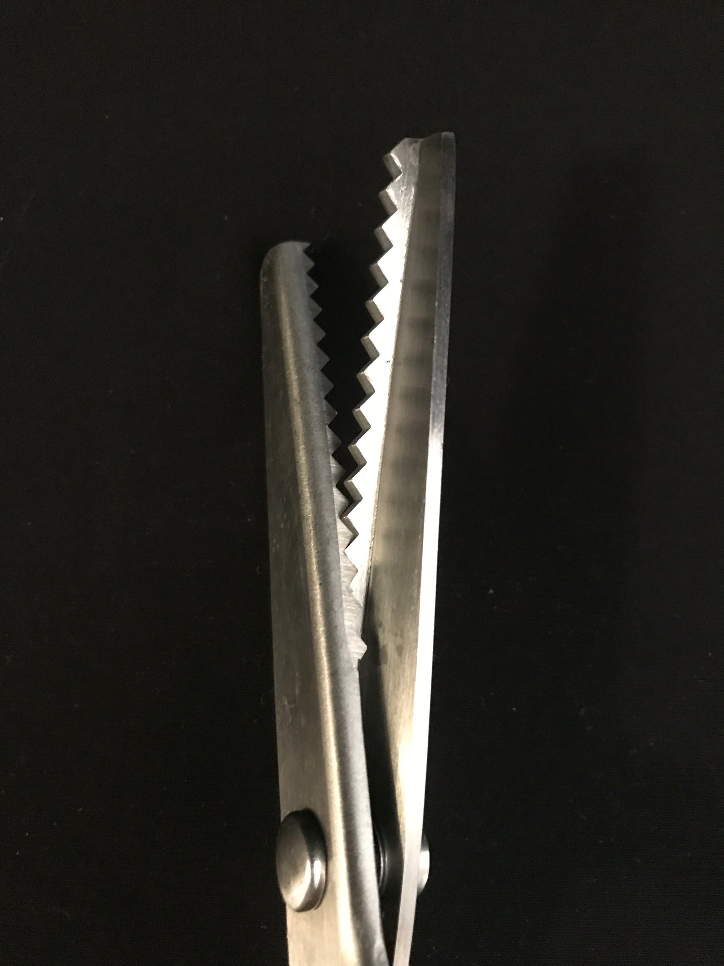 Ciseaux dentelés