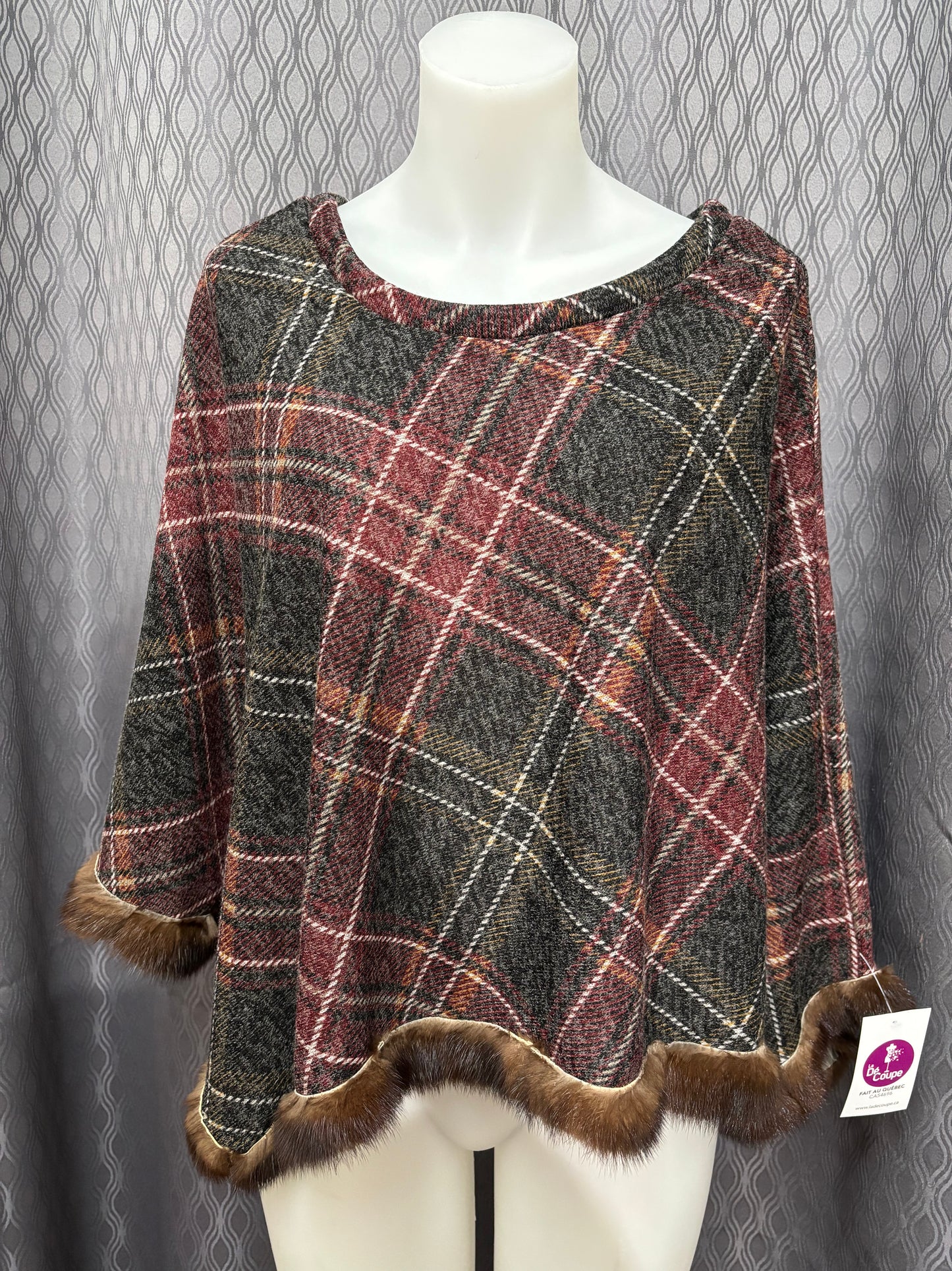 Poncho Carreaux Rouges